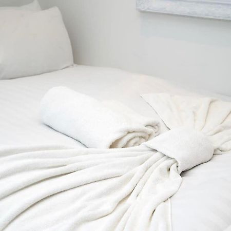 Ferienwohnung Cozy Single Level Flat With Parking Enfield Exterior foto