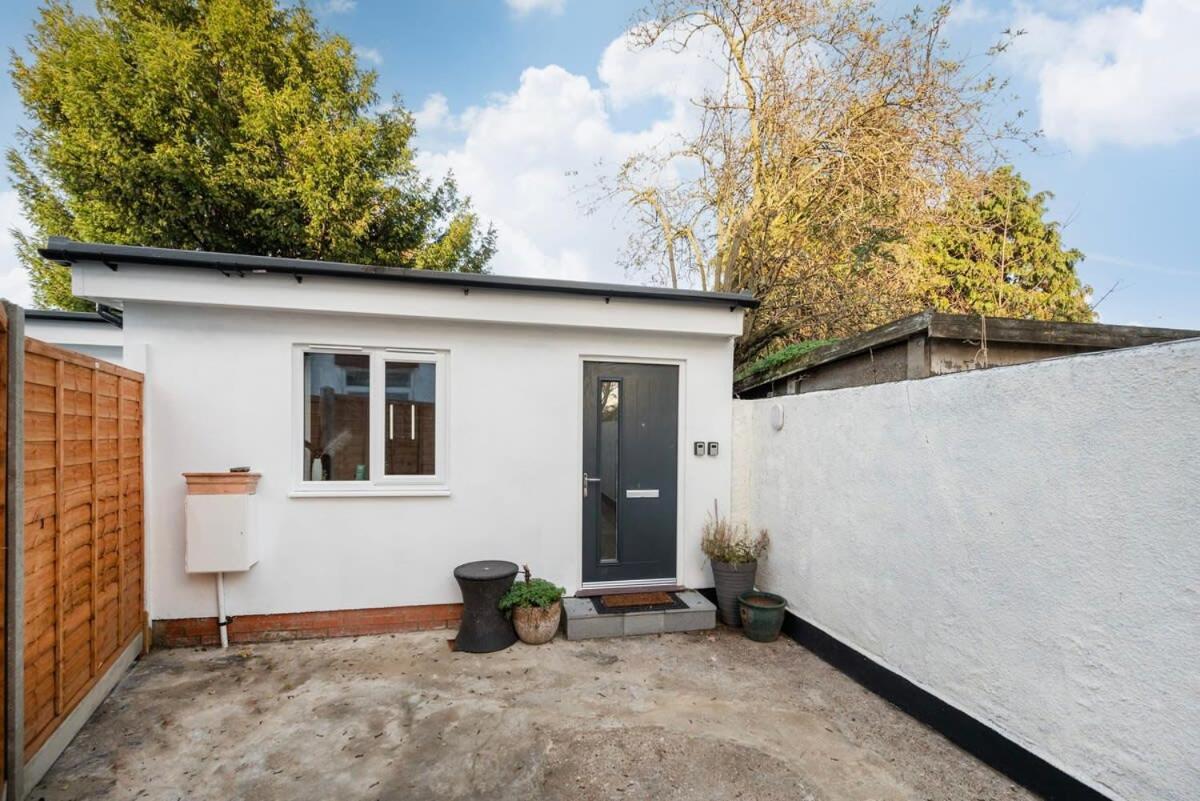 Ferienwohnung Cozy Single Level Flat With Parking Enfield Exterior foto